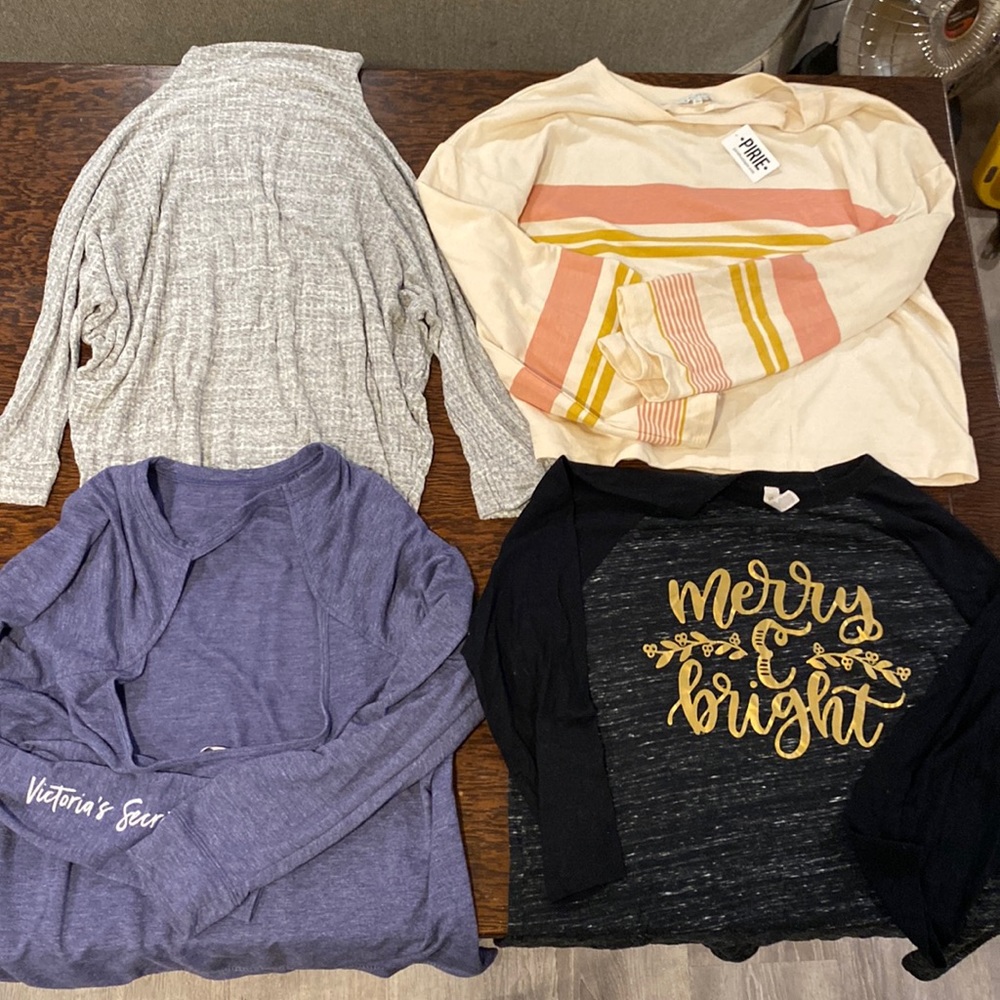 Lot of 4 Women’s Long sleeve shirts size Large